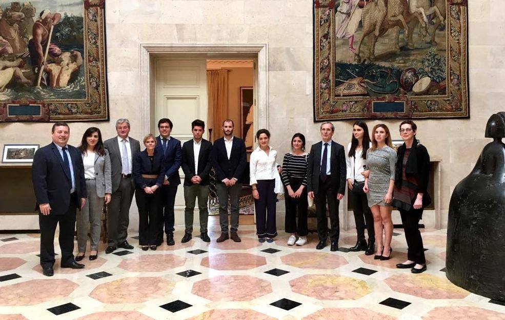 Visita a la embajada francesa